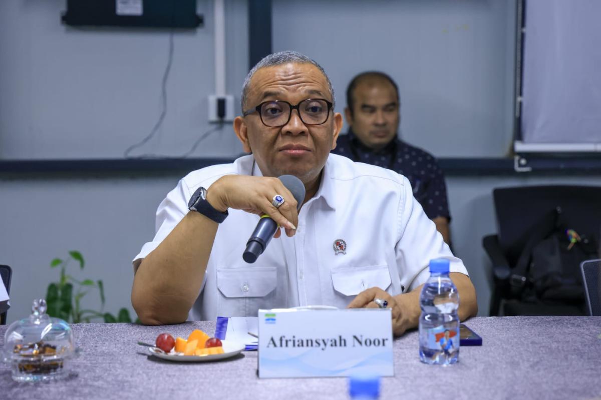 Wamenaker Tekankan Alih Keahlian TKA untuk Tingkatkan Kompetensi Tenaga Kerja Lokal